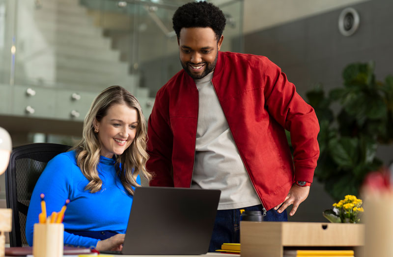 Snapdragon lifestyle image users using laptop device