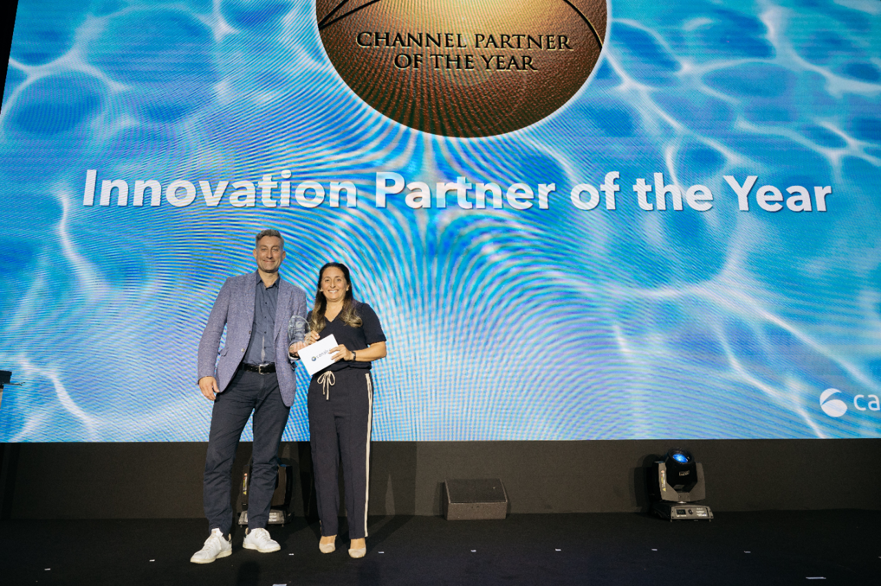 Insight EMEA President Adrian Gregory receiving the Canalys Innovation Partner of the Year Award_Image Credit - Canalys.jpg Insight EMEA President Adrian Gregory receiving the Canalys Innovation Partner of the Year Award_Image Credit - Canalys.jpg