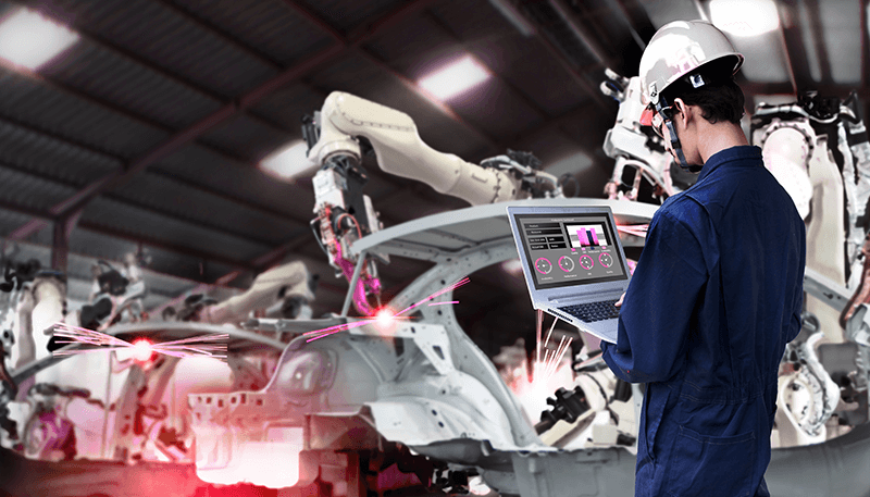 Engineer in manufacturing lab 3D printing new products