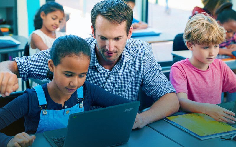 Acer solutions for teaching and learning Student learning using acer laptop