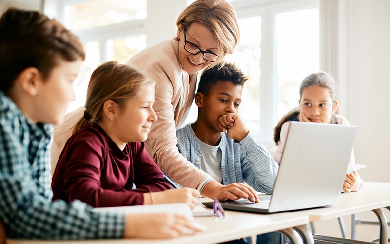 younger-education-students-with-teacher-lifestyle younger-education-students-with-teacher-lifestyle