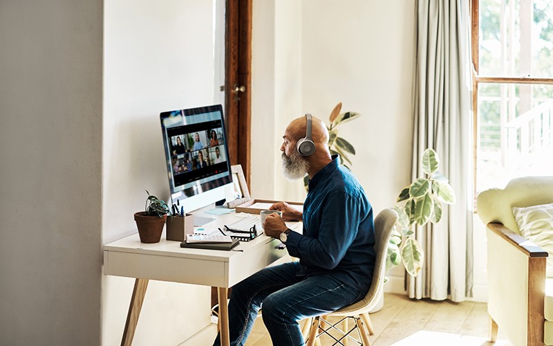 cisco-user-working-from-home-virtual-meeting cisco-user-working-from-home-virtual-meeting