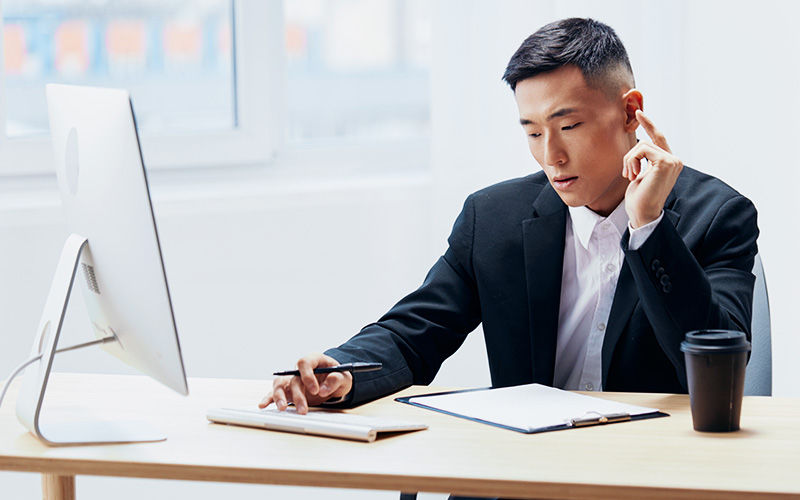 Control costs with Horizon Cloud Service Horizon® Cloud Service™ offers a scalable and cost-effective solution for hybrid desktop management.