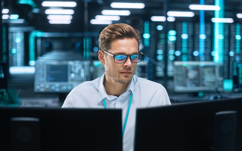 Man working at the office 